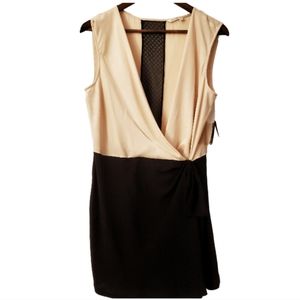 Rachel Rachel Roy sleeveless Ivory Black V neck Shorts Romper 10 NWT